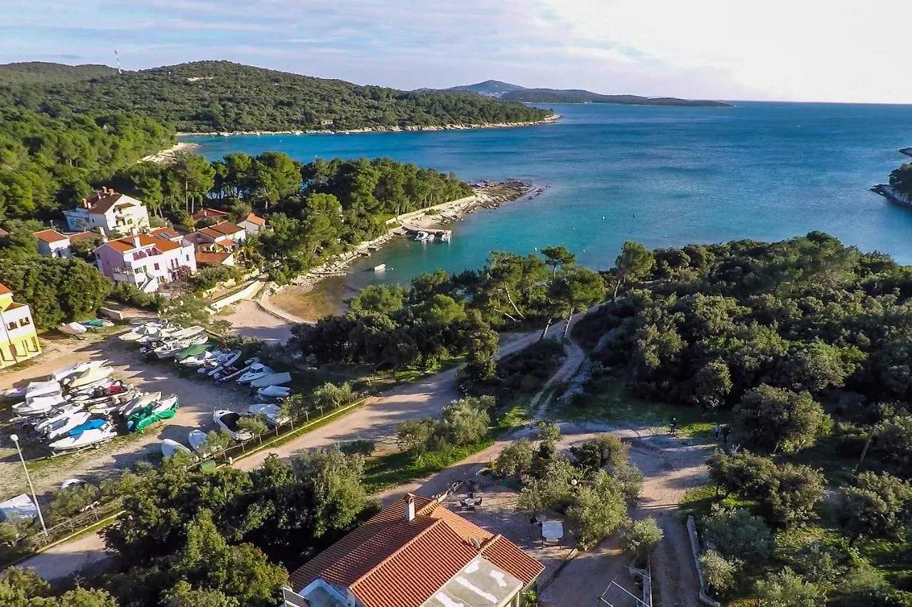 Studio Artatore 8007A 0*, Cunski Croatia